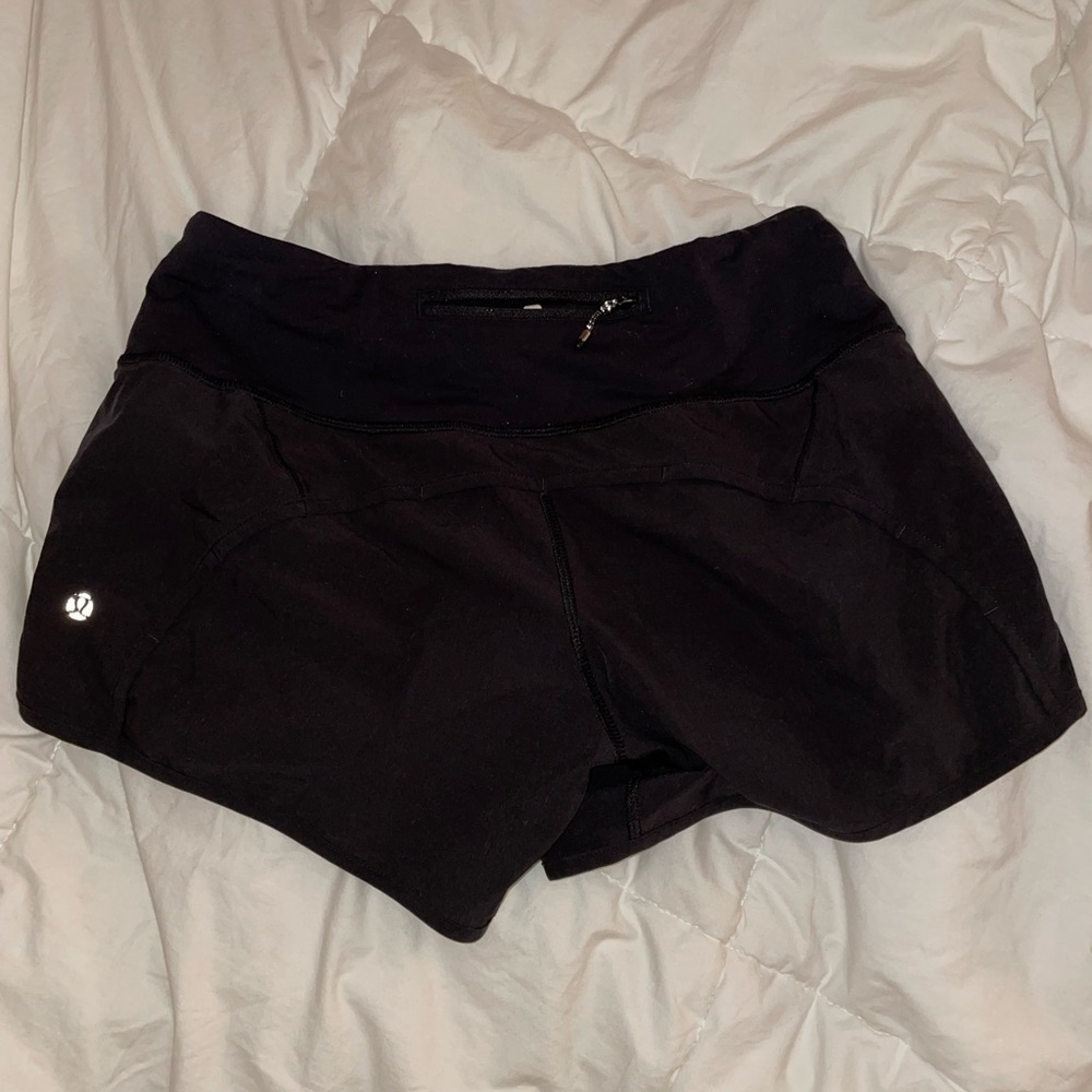 Black high wasted lulu lemon speed short 4”